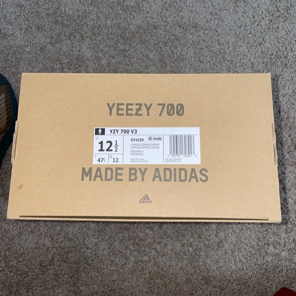 YZY 700 V3 Copper Fade - Picture 6 of 6